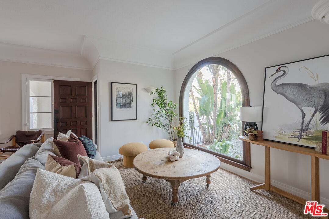 7464 Hollywood Blvd 4BR Hollywood Hills East La