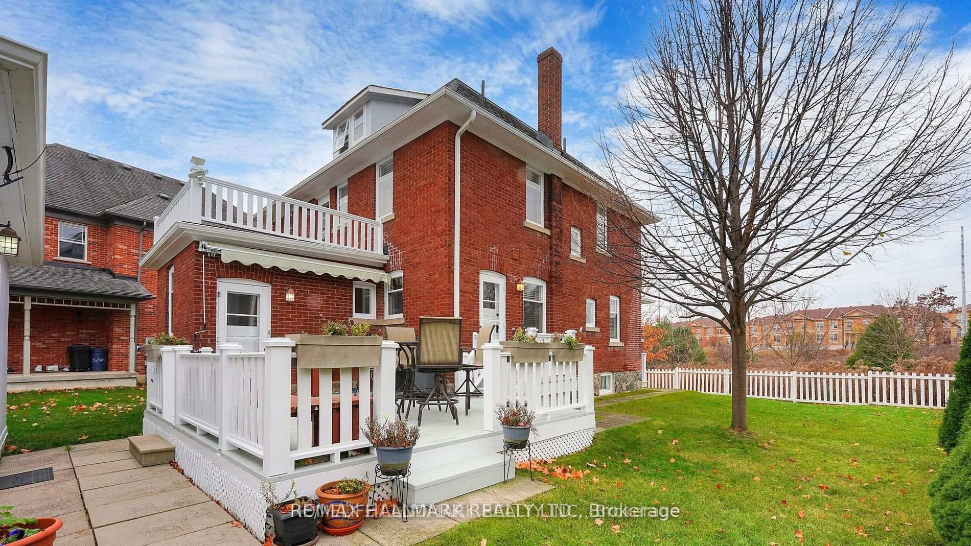 A Hidden Gem In Markhams Sought After Cathedral Community !