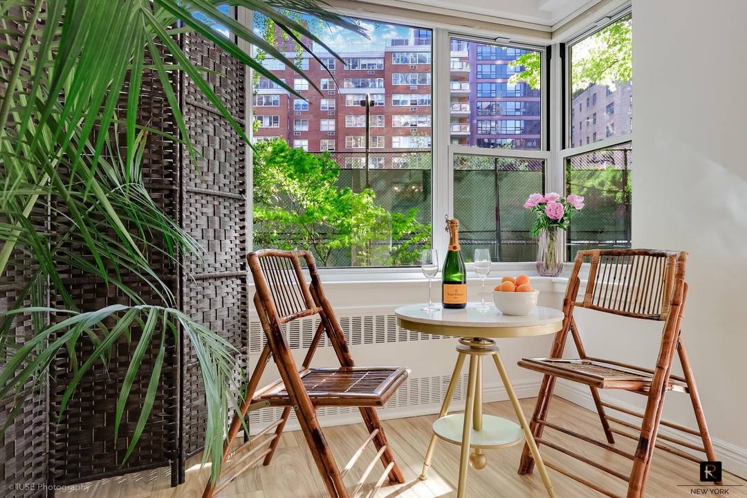 First May 10 Sunday Open House 2 30 4PM Sunny, serene and sophisticated !