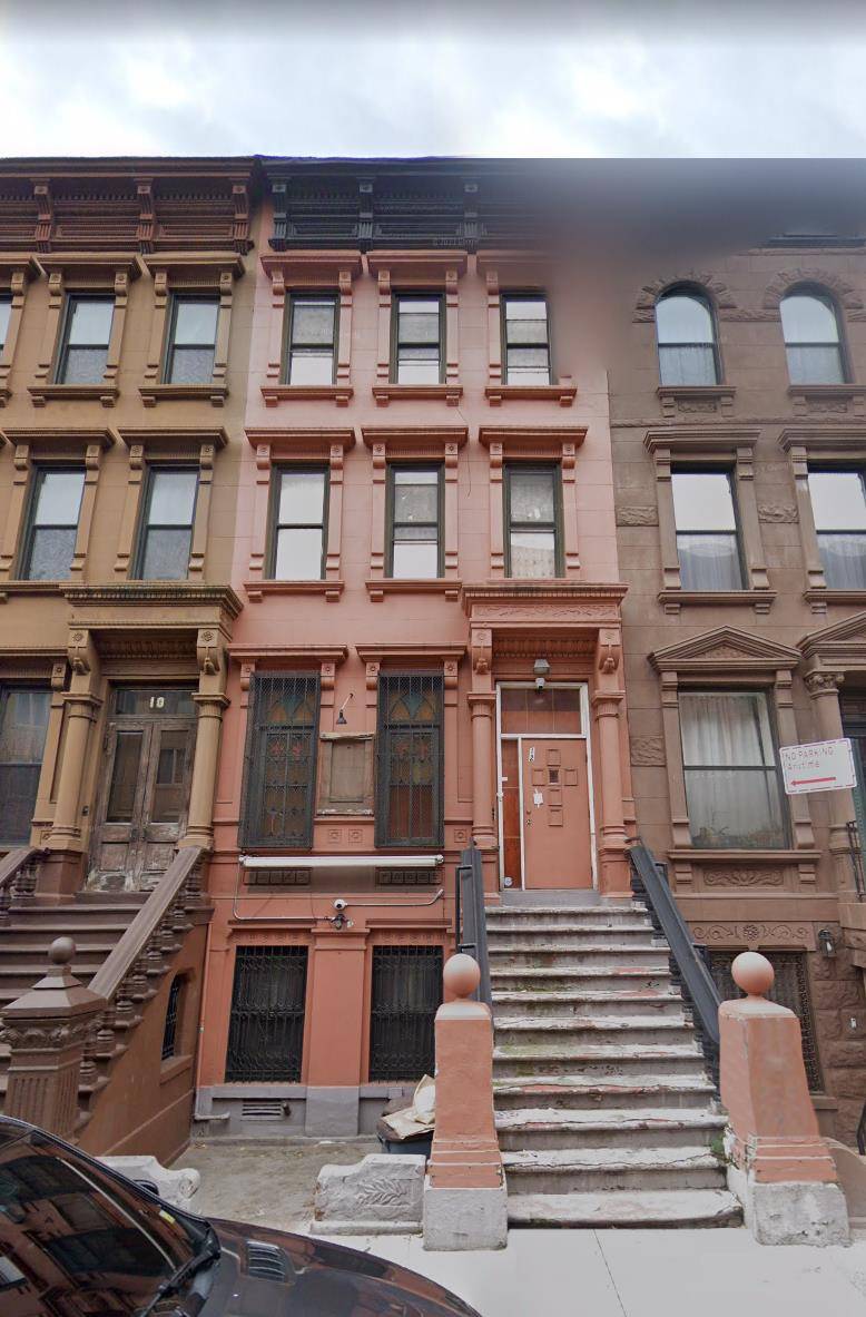 12 West 131st Street is a beautiful and historic townhouse located in the heart of Harlem.