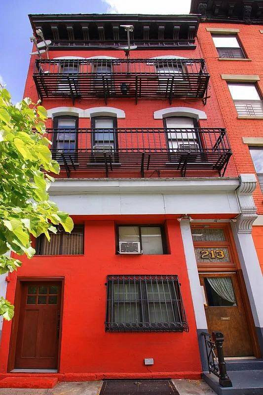 213 East 120th Street presents a compelling four unit, mixed use townhouse investment opportunity in the rapidly evolving East Harlem corridor.