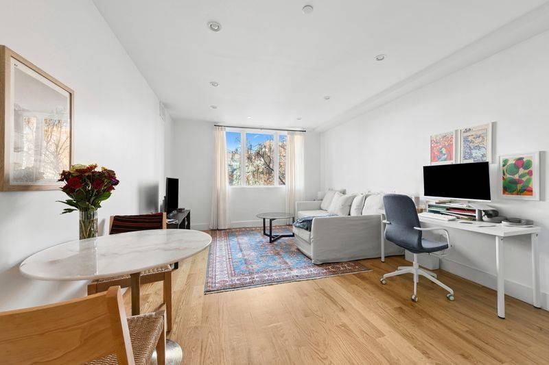 725 Lafayette Avenue, Apt 2B Boutique Luxury 1BR Condo in the Heart of Bed StuyWelcome to Apt 2B at 725 Lafayette Avenue, a beautifully curated one bedroom, one bath condominium ...