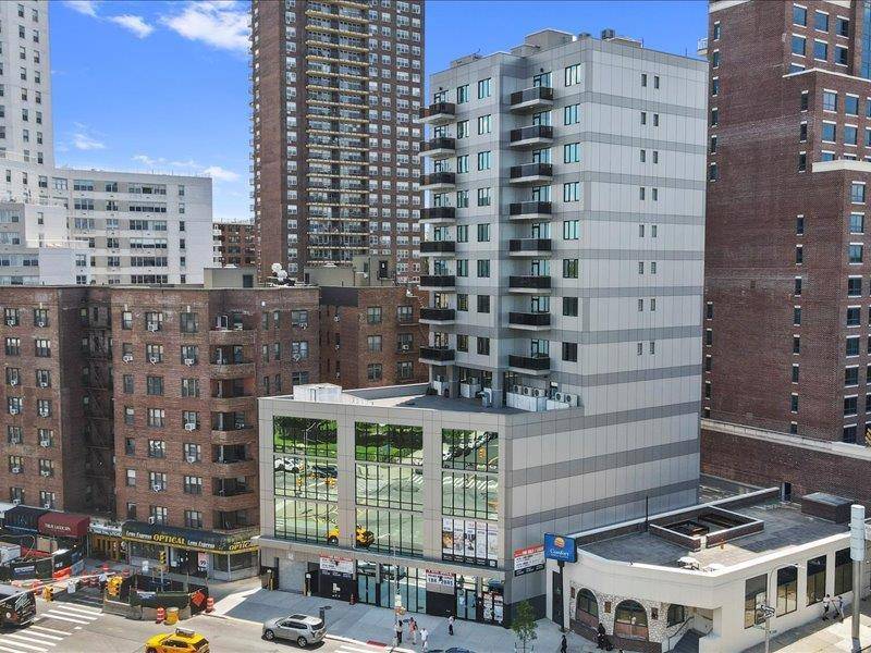 Elegant 1 Bedroom, 1 Bathroom condo in the heart of Kew Gardens !