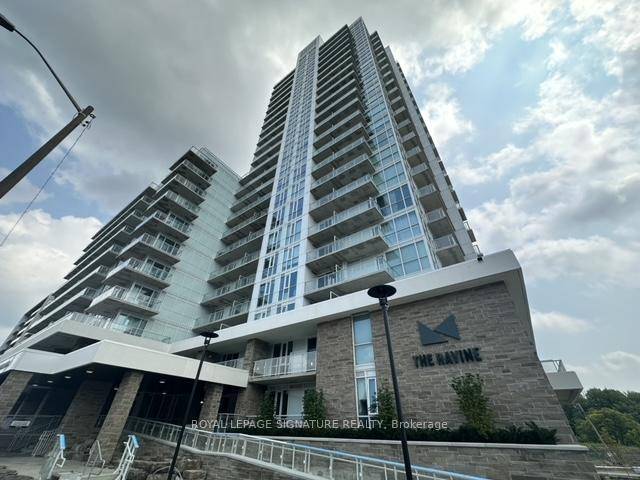 Welcome To Beautiful Ravine Condo In The Desirable Parkwoods Donalda Neighborhood !