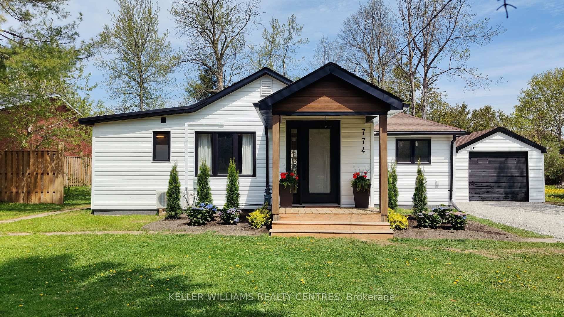 Welcome to Your Dream Home by Lake Simcoe.