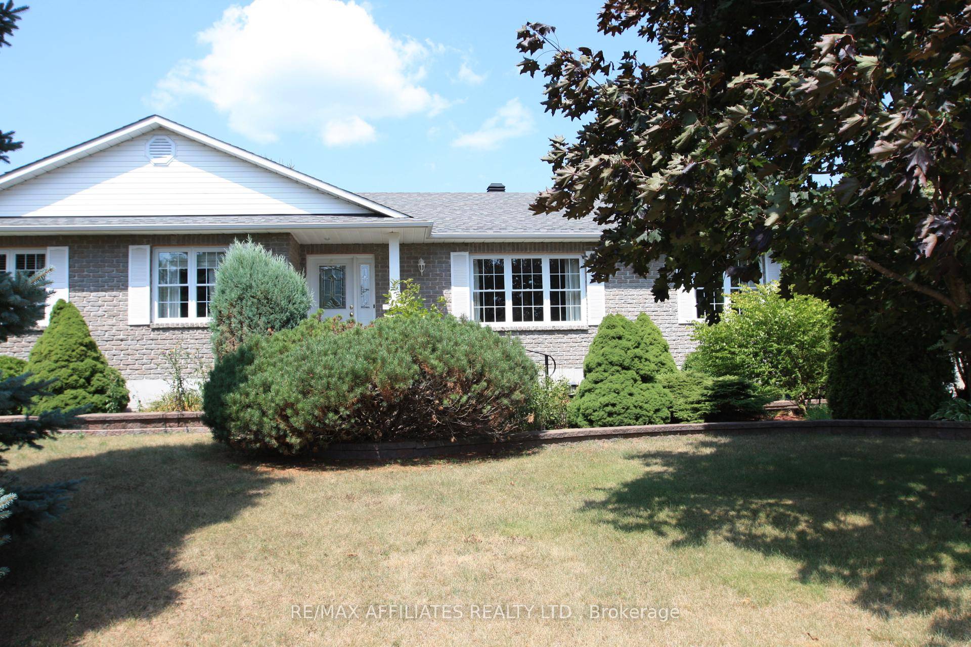 Welcome to 10 Tudor Circle.