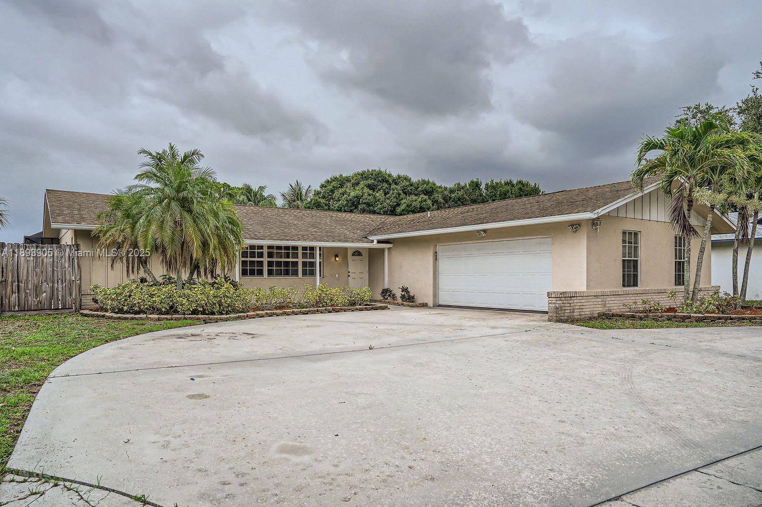 Charming 3 Bedroom Pool Home with Spacious Backyard and Modern Comforts Welcome to this beautifully maintained single story 3 bedroom, 2 bathroom home, offering the perfect blend of comfort, functionality, ...