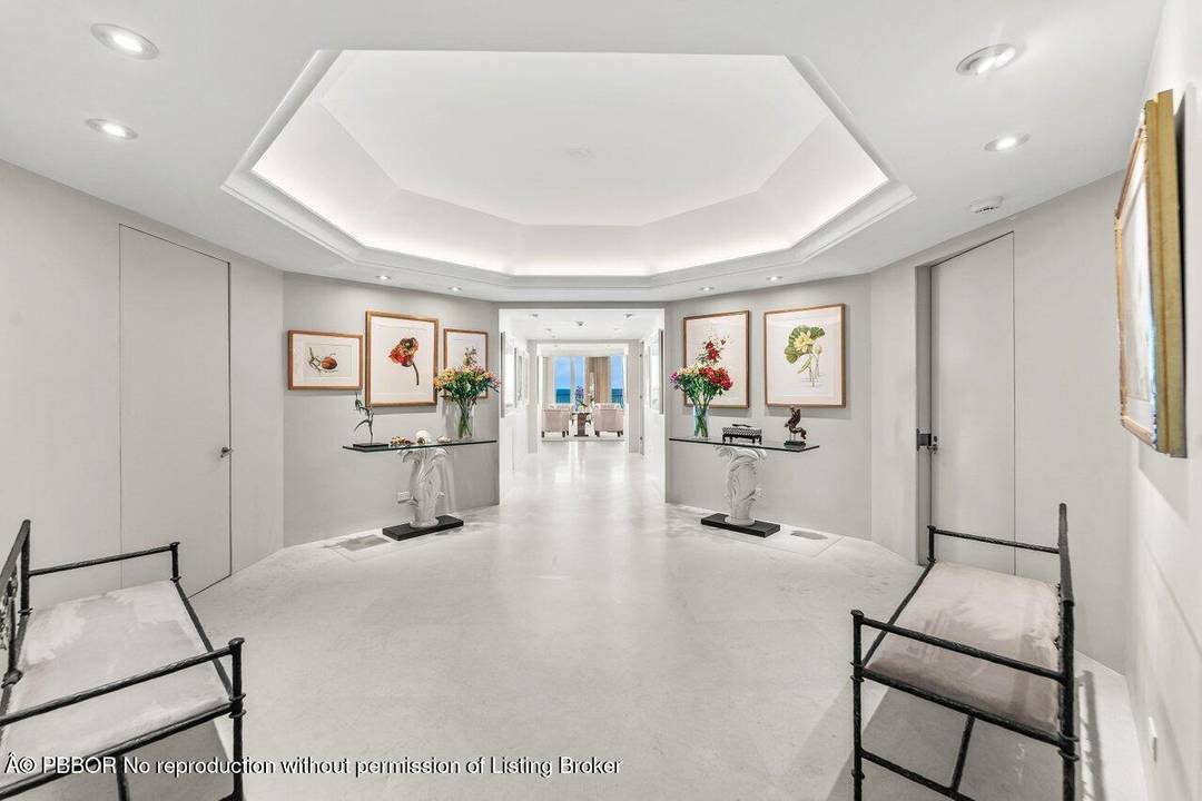 Welcome to Residence 201N at prestigious Sloans Curve.