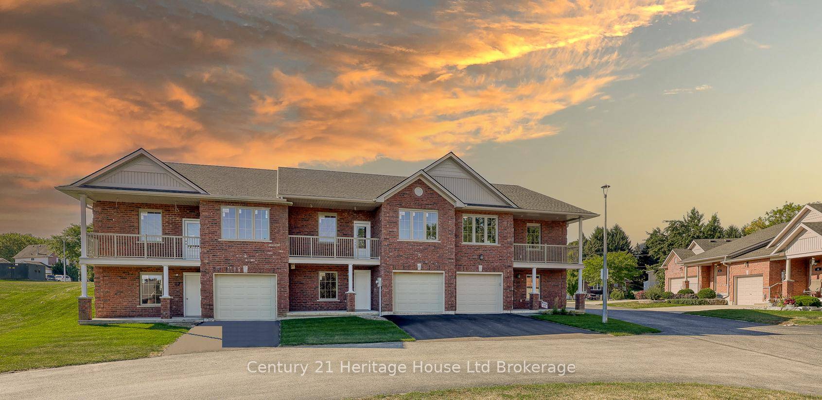 This is our Model Home, it's move in ready and offers over 2000 sq ft of modern living space PLUS Hunt Homes is offering 15, 000.