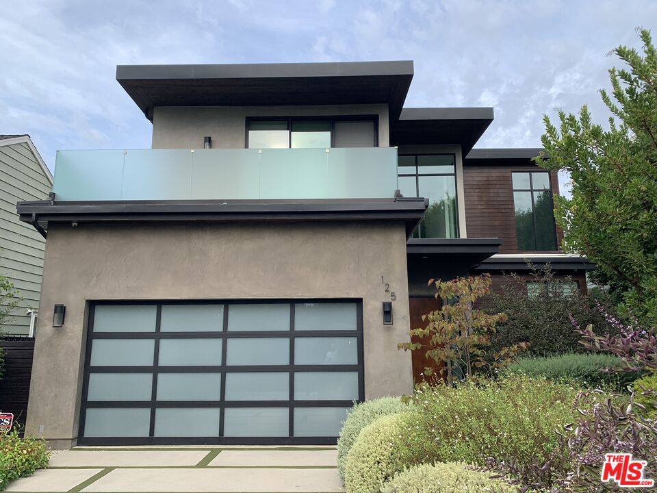 125 S Medio Dr 4BR Brentwood La