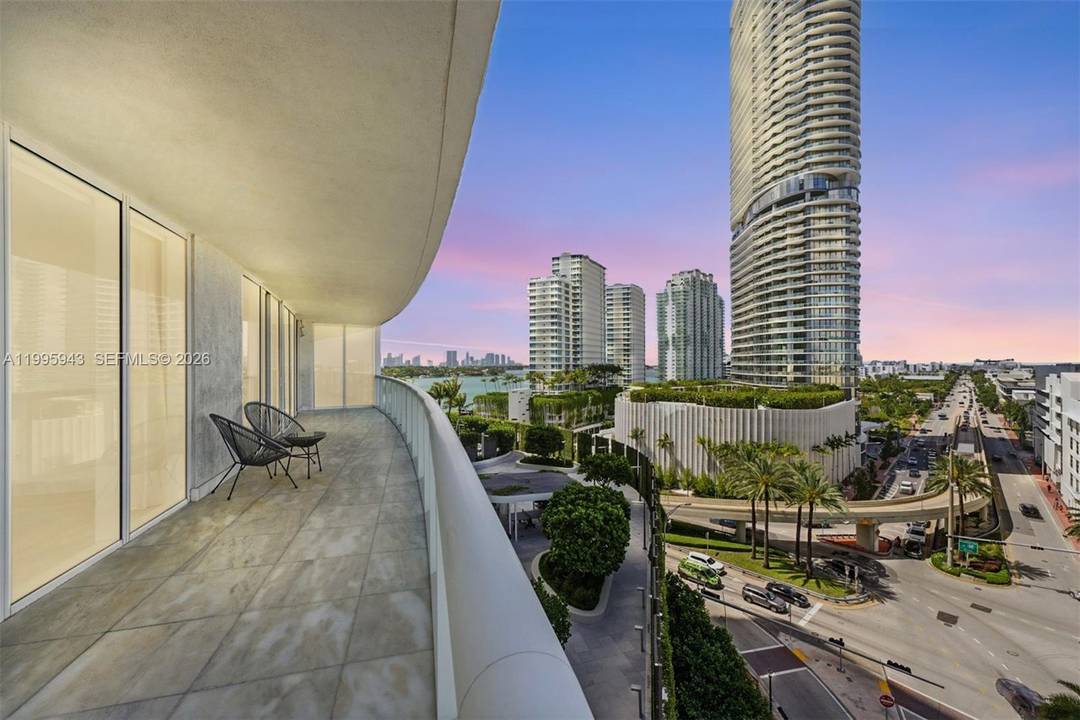 Experience elevated living at ICON South Beach in this 2BR 2BA corner residence showcasing sweeping views of Miami Beach, the South Pointe skyline, ocean, bay, and marina.