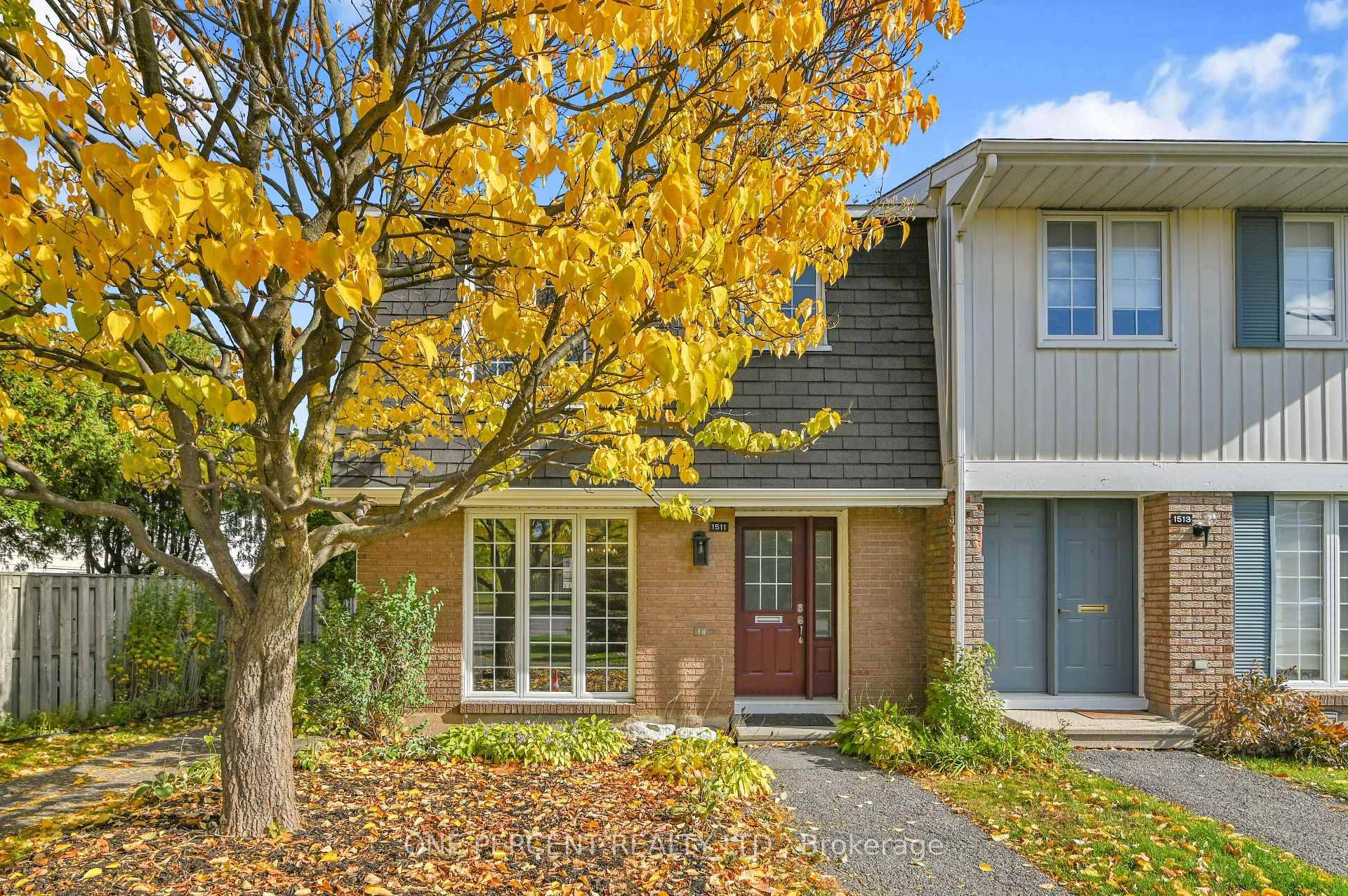 Spacious 3 bedroom, 2 storey end unit townhome, perfectly situated in the family oriented community of Carleton Square.