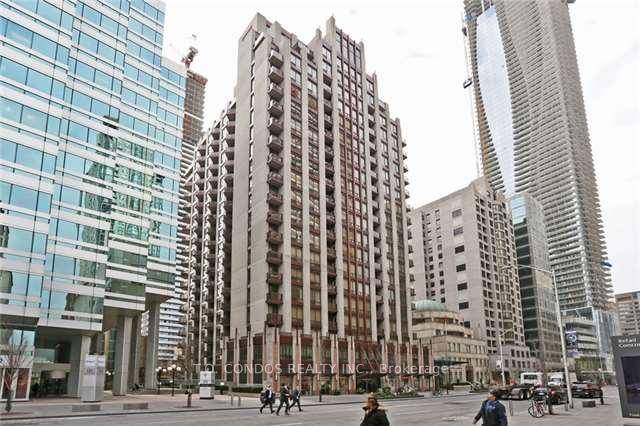 Stylish amp ; Spacious 2 Br Corner Suite At Yonge Bloor !