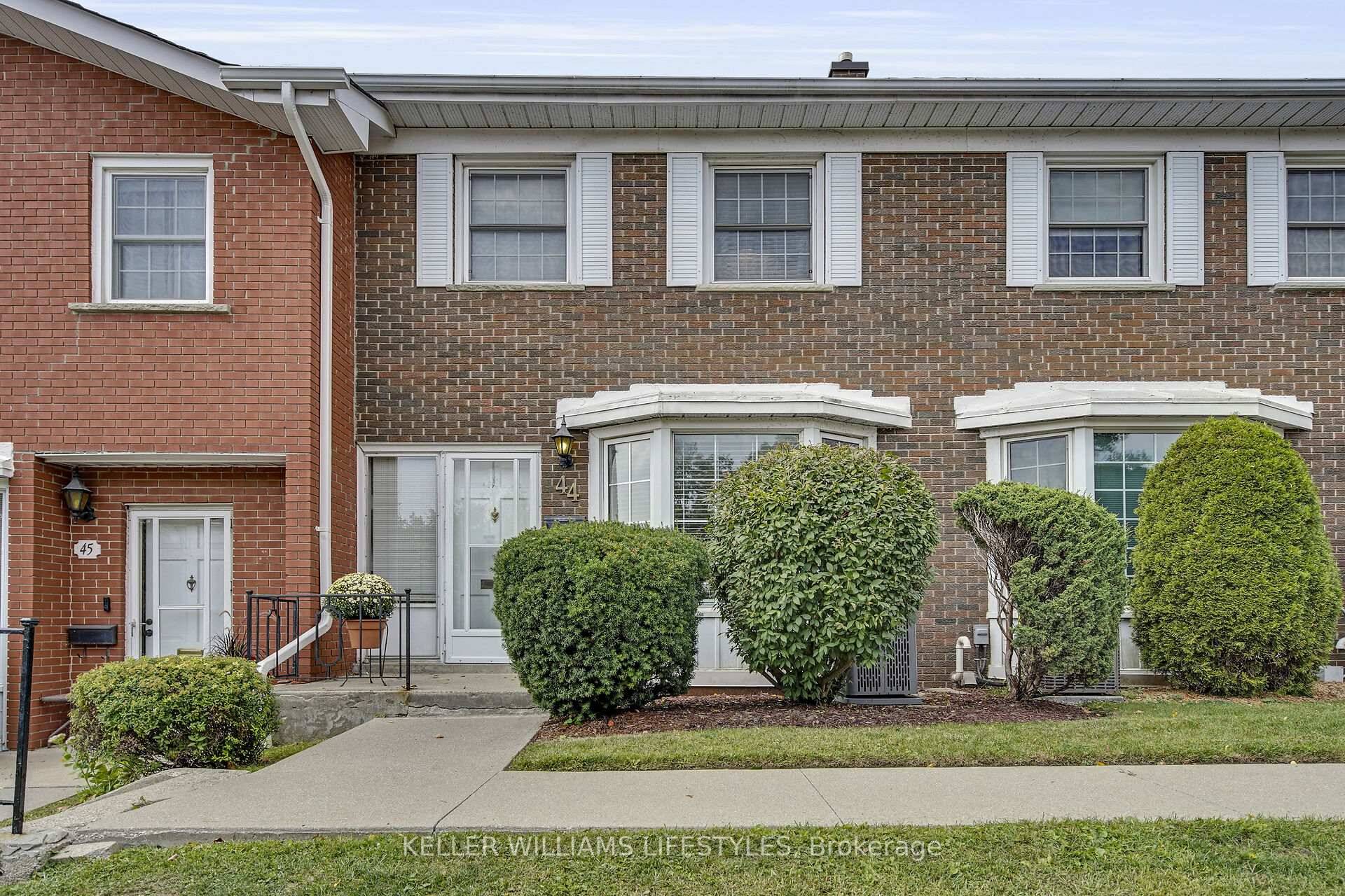Desirable Oakridge is calling you !