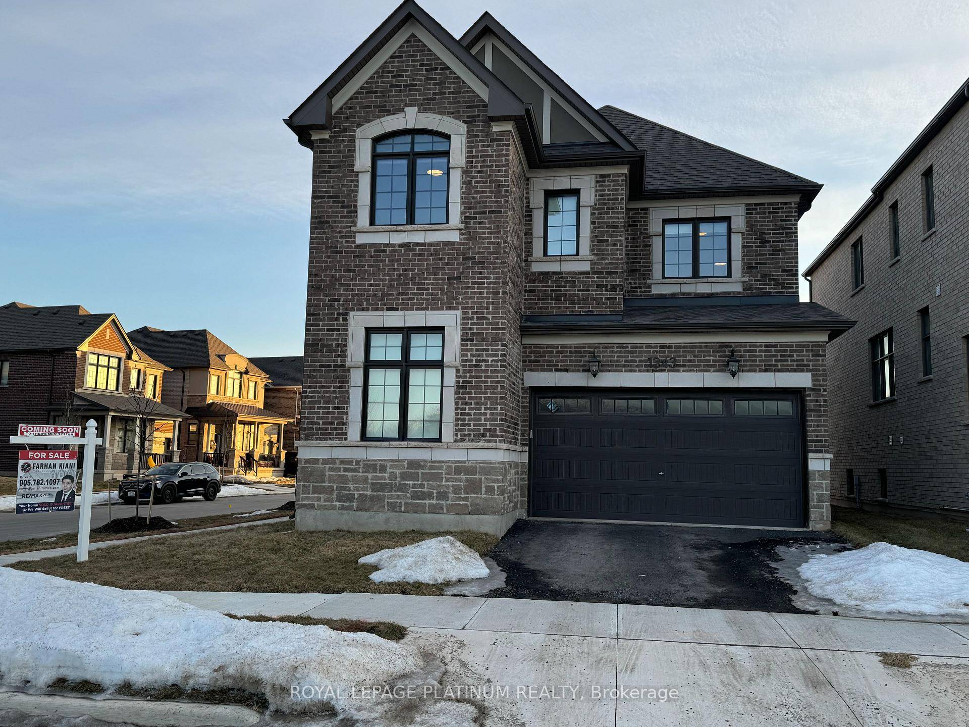 This stunning 4 bedroom corner unit home offers a perfect blend of luxury and comfort, with an abundance of outdoor space and breathtaking views.