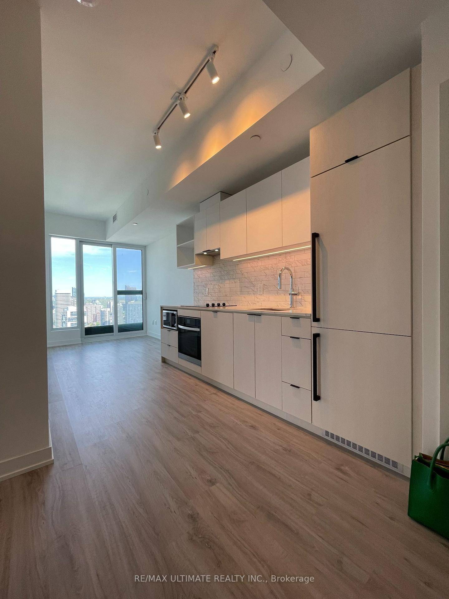 Brand New 2 Bed, 2 Bath Condo At 252 Church St With Unobstructed North West Views !