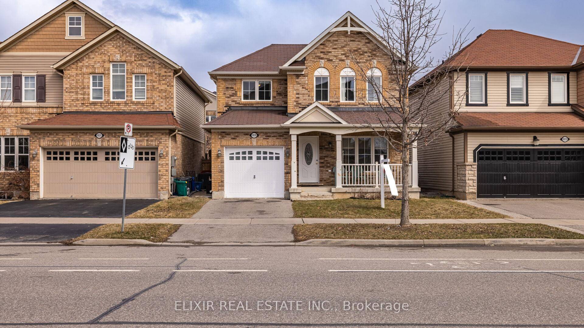 Beautifully maintained all brick detached home in Milton's desirable Willmott neighborhood !