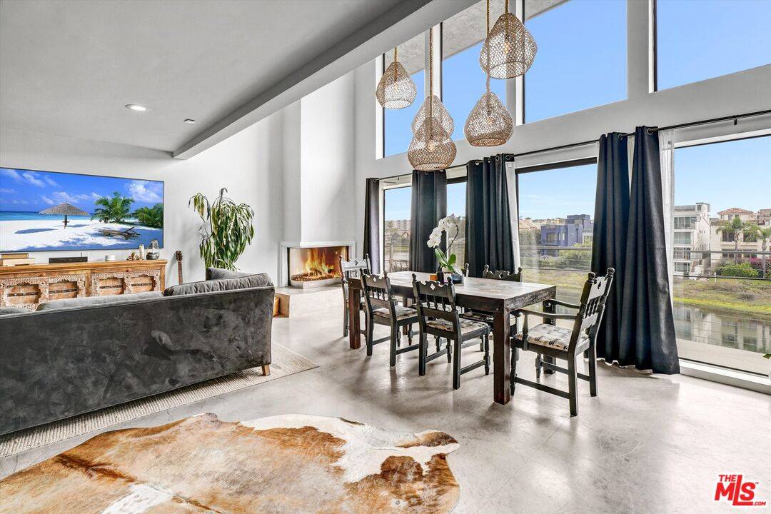 4105 Pacific Ave 2BR Marina Del Rey La