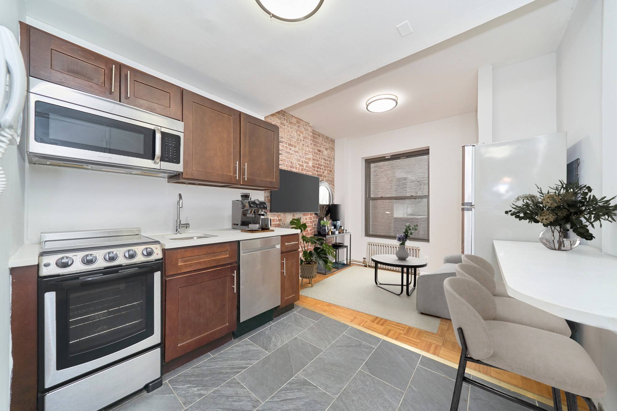 APARTMENT FEATURESStainless Steel AppliancesDishwasherMicrowaveSpaciousCloset SpaceExposed BrickHardwood FloorSoak in Tub BUILDING NEIGHBORHOOD Laundry in BuildingResponsive ManagementTRANSPORTATIONSteps away from the Port Authority Bus Terminal and the 4