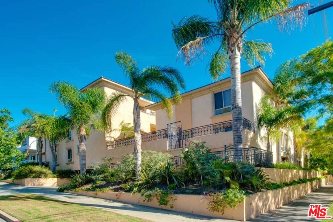 1000 S Westgate Ave 1BR Brentwood La