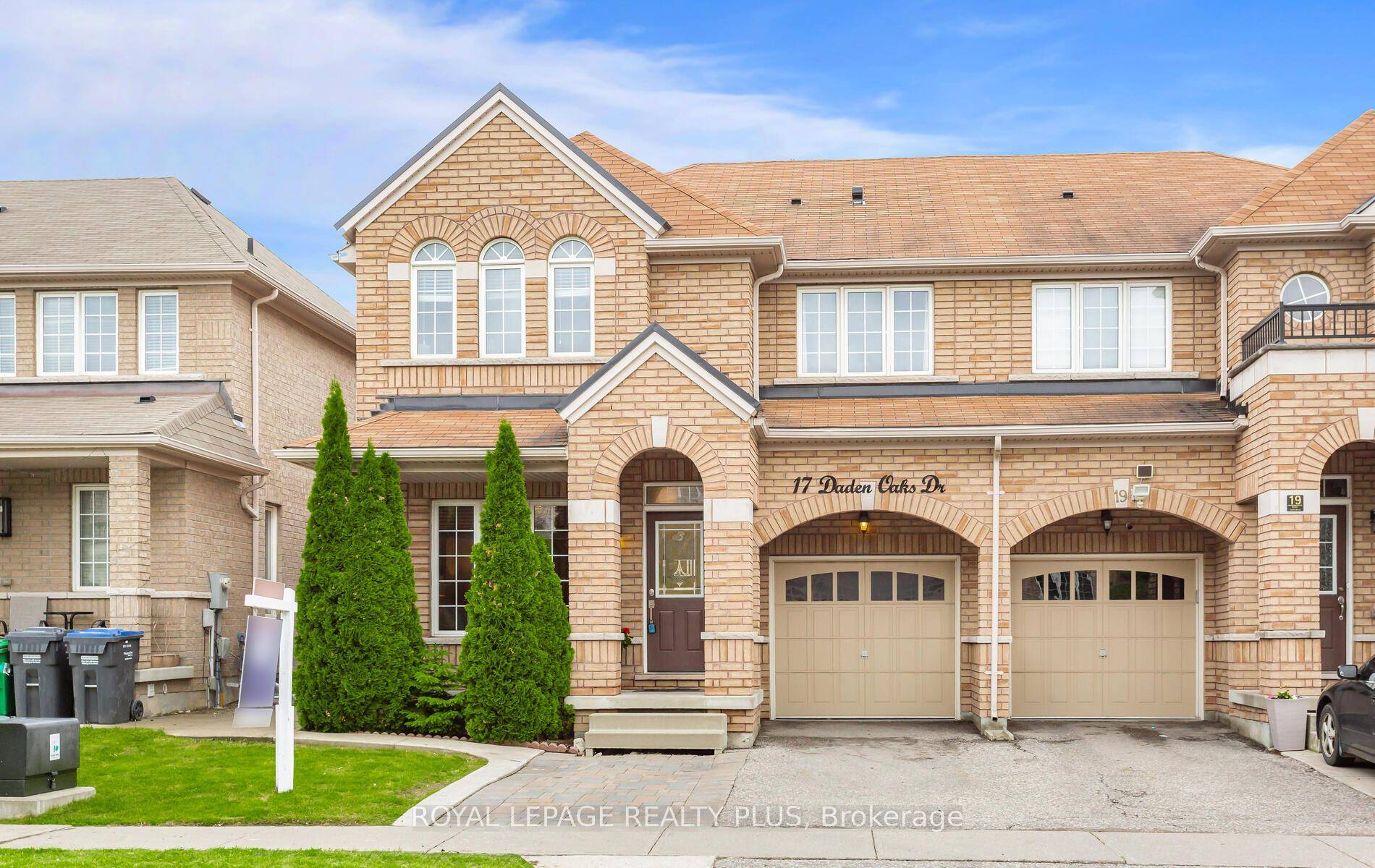 Welcome to 17 Daden Oaks Drive a spacious, move in ready home in a family friendly community !