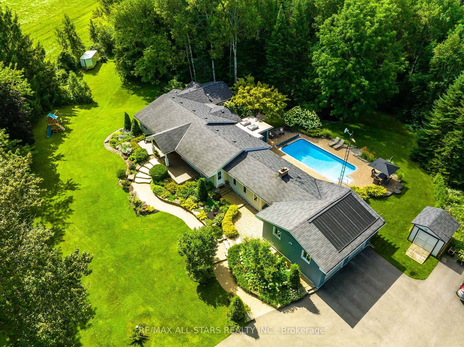 Nestled on a private 10. 65 acres, this exquisite country retreat offers the perfect blend of luxury and seclusion just minutes from Uxbridge.