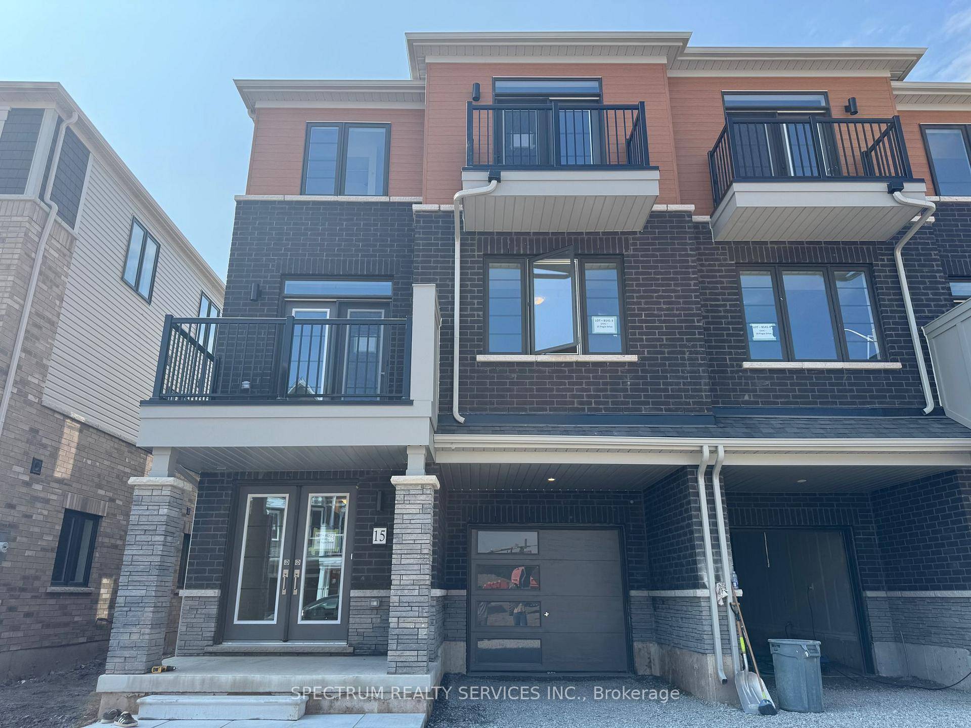 This brand new 3 bedroon, 3 bathroom home offers over 1700 sq.
