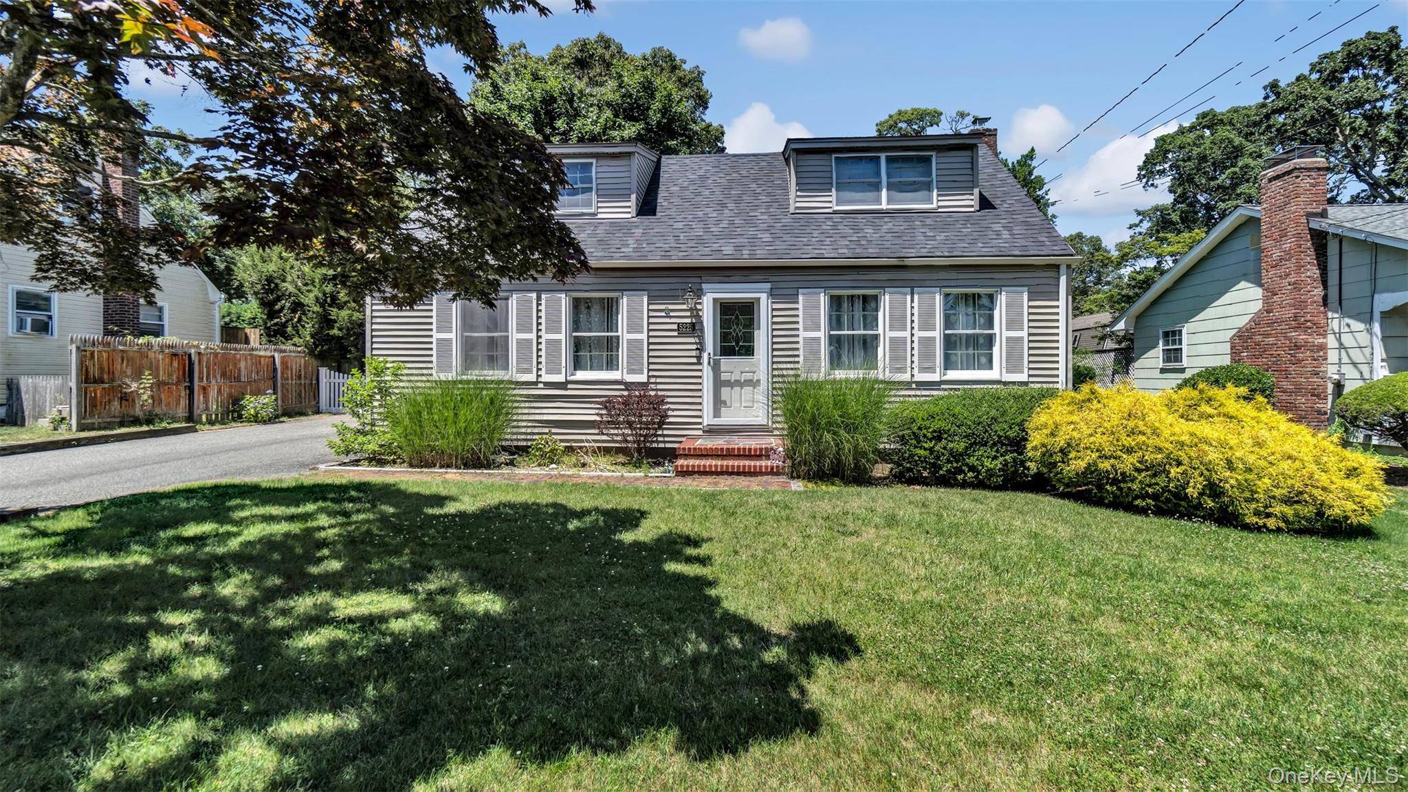 A TURN KEY HOME AT A GREAT PRICE !