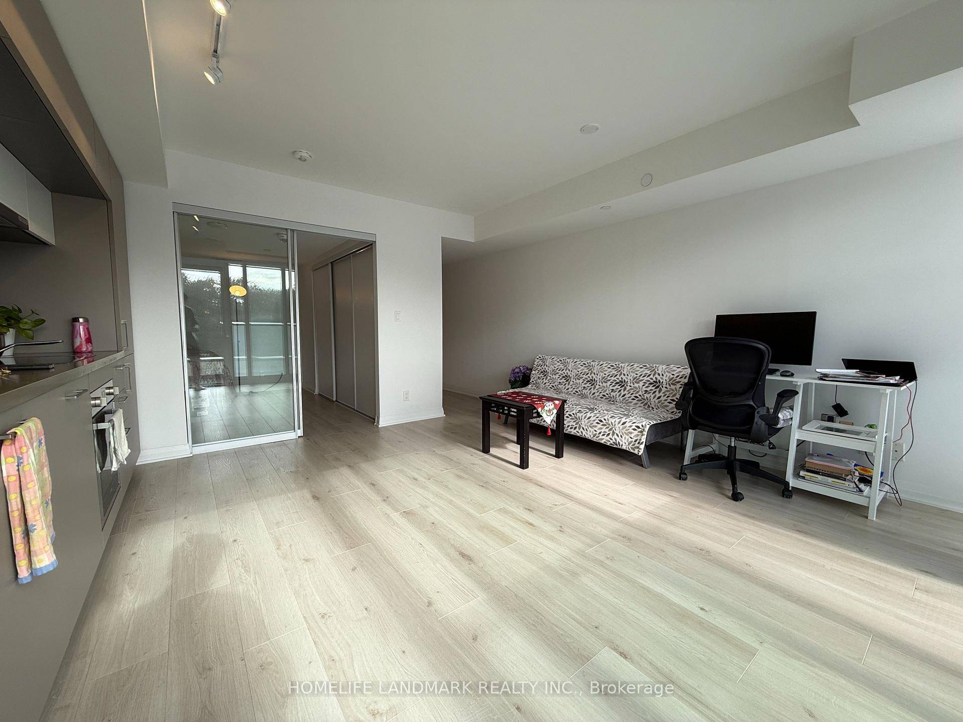 Welcome to 99 Foxbar Rd 411 The Blue Diamond at Imperial Village !