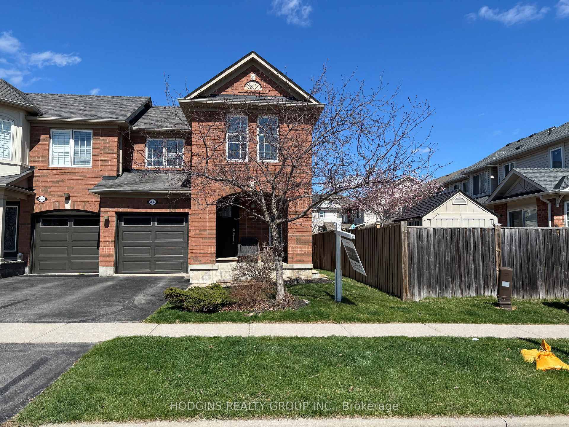 A beautifully renovated END UNIT Freehold Townhouse offering 3 bedrooms, 3 bathrooms, a Finished Basement, and a fully landscaped backyard in the heart of desirable Palermo West, Oakville.