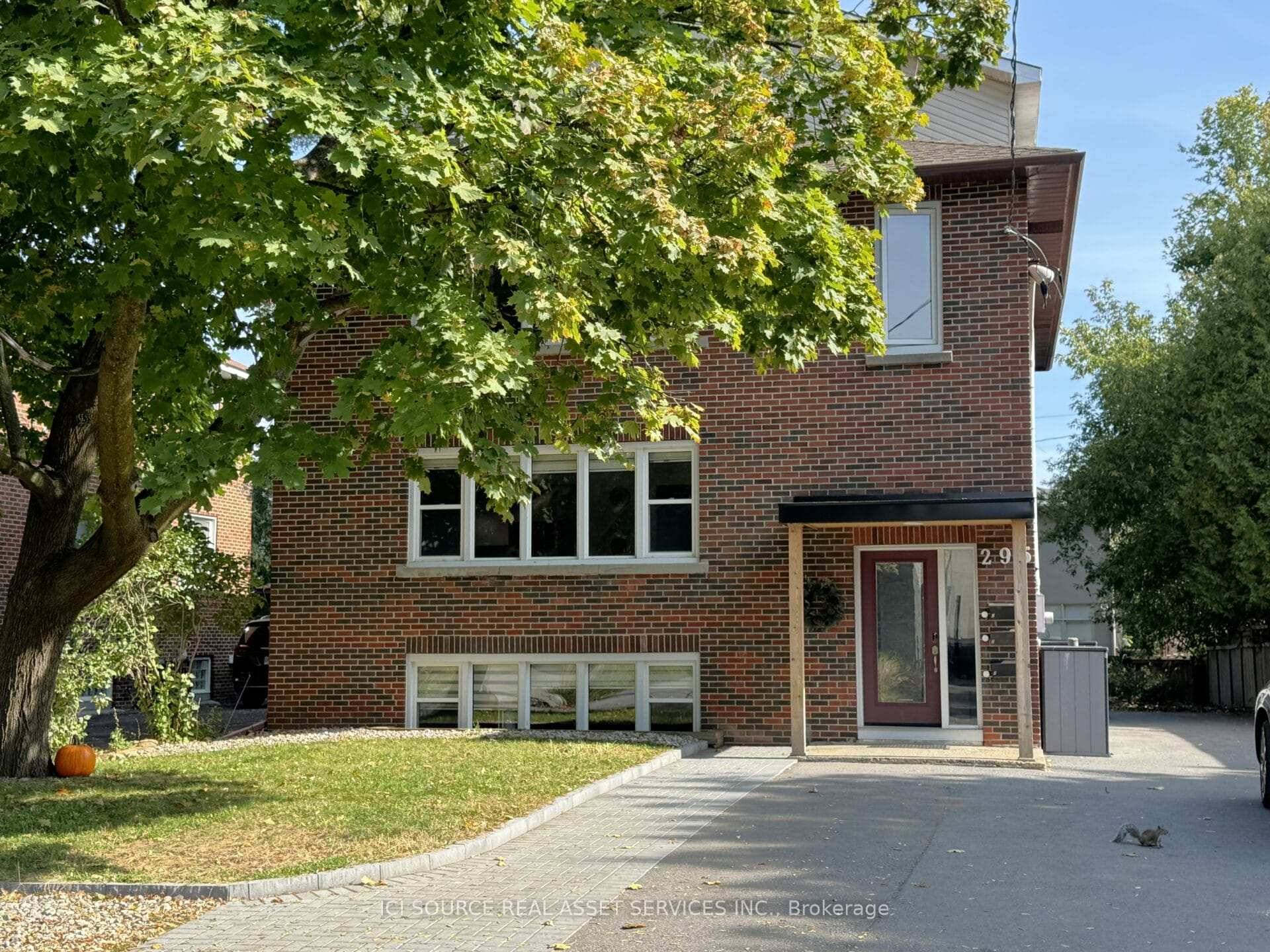 Welcome to 295 Kirchhofer, a bright and spacious 3 bedroom, 1 bath apartment in a charming triplex located in one of Ottawa's most desirable neighborhoods Westboro Beach.