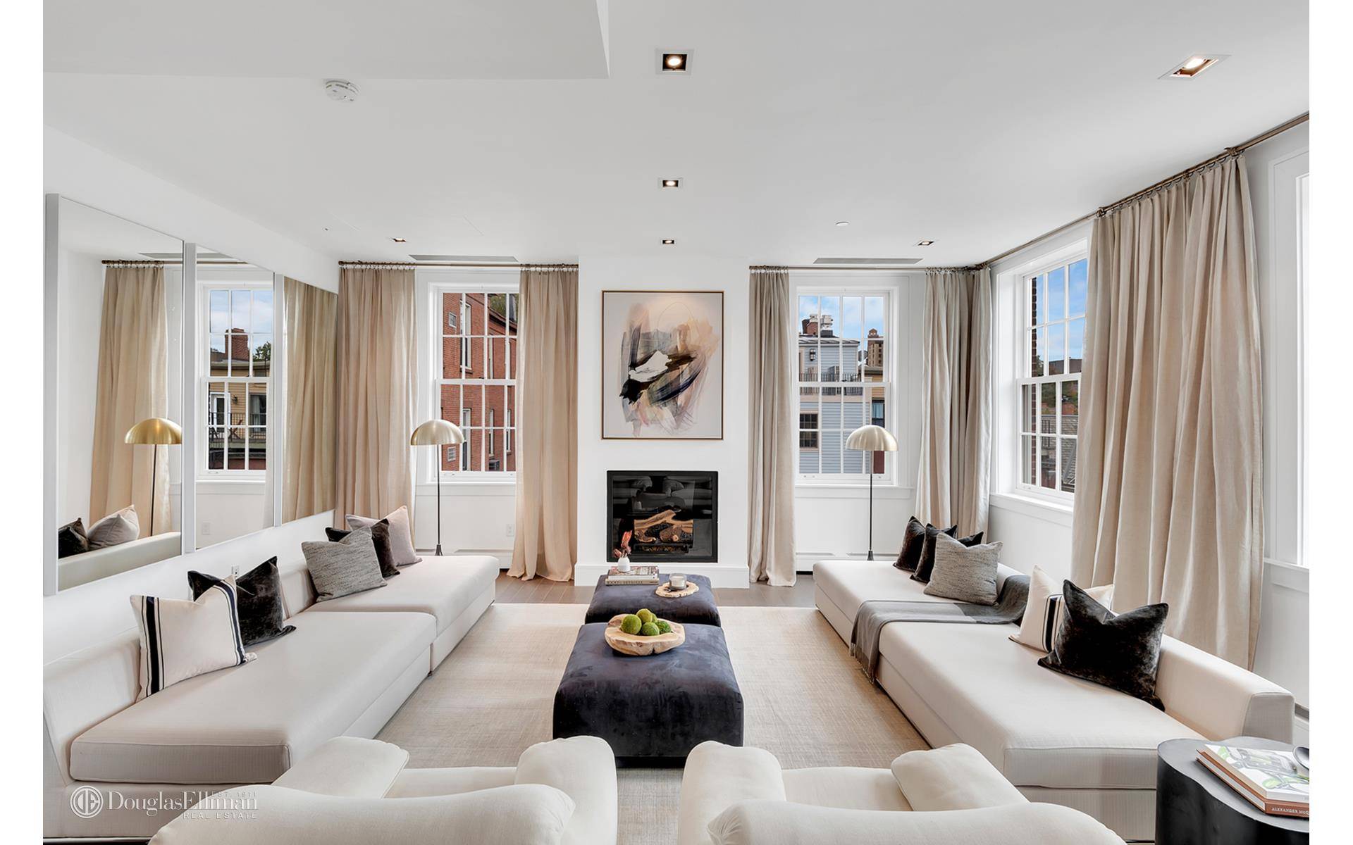 ALL SHOWINGS AND OPEN HOUSES ARE BY APPOINTMENT ONLY This is your rare chance to own a spectacular, sprawling apartment with phenomenal outdoor space at coveted 72 Poplar Street in ...