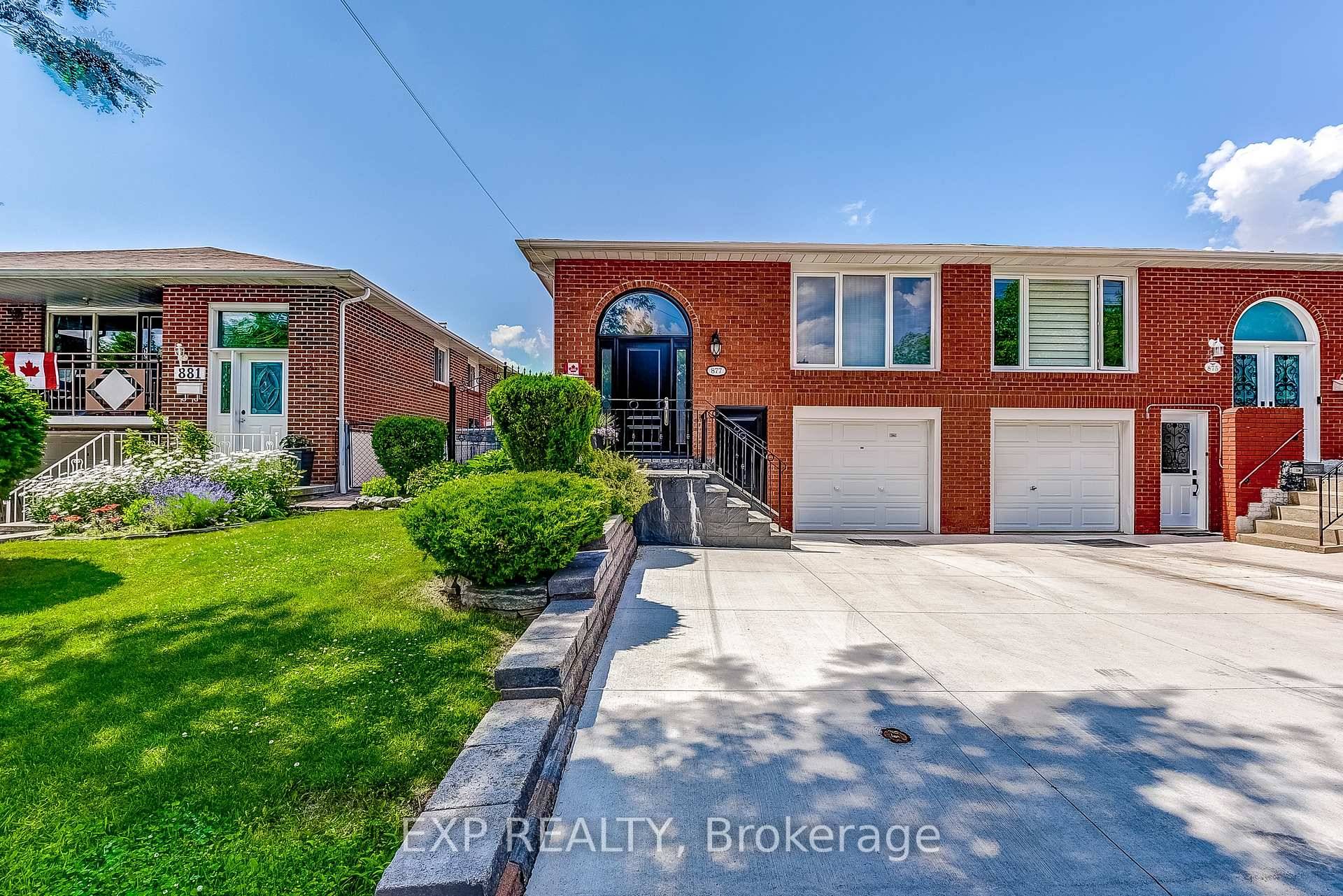 Wow Erindale Mississauga, sharp 4 bedroom semi detached home in Central Mississauga !