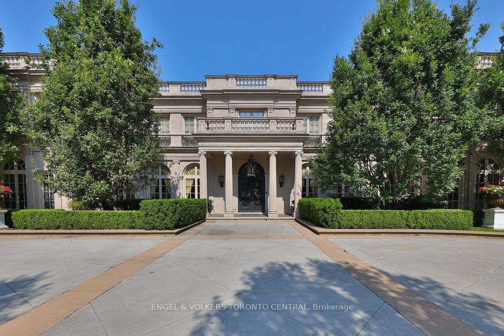 Welcome to 489 Lakeshore Road East, a truly exceptional estate crafted by the renowned Ferris Rafauli, nestled in the prestigious enclave of southeast Oakville along the serene shores of Lake ...