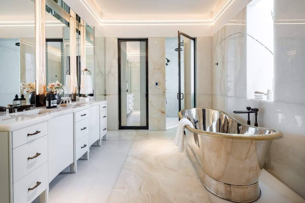 IMMEDIATE OCCUPANCY Designed by the renowned Studio Sofield, recognized for their impeccable attention to detail and quality of craftsmanship, this 4, 183 sqft residence offers a direct elevator Entry Gallery ...