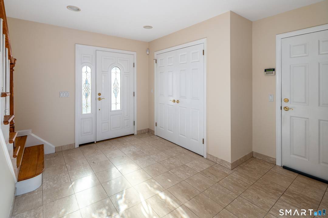 Welcome to this bright and cheerful rental home located in the highly sought after Shippan area of Stamford.