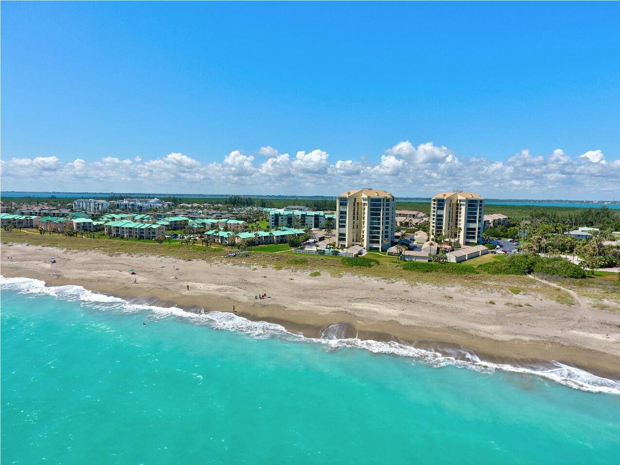 Beautiful 2 bedroom 2 bath ''Seascape'' condo with 1 car garage.