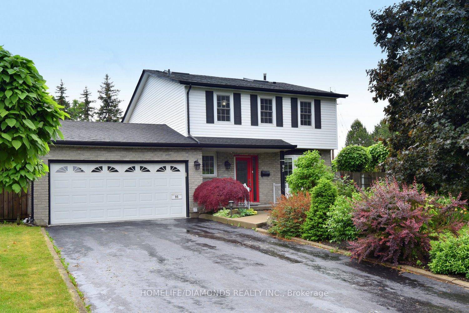 Fully Renovated Home In Grimsby Beach Area.