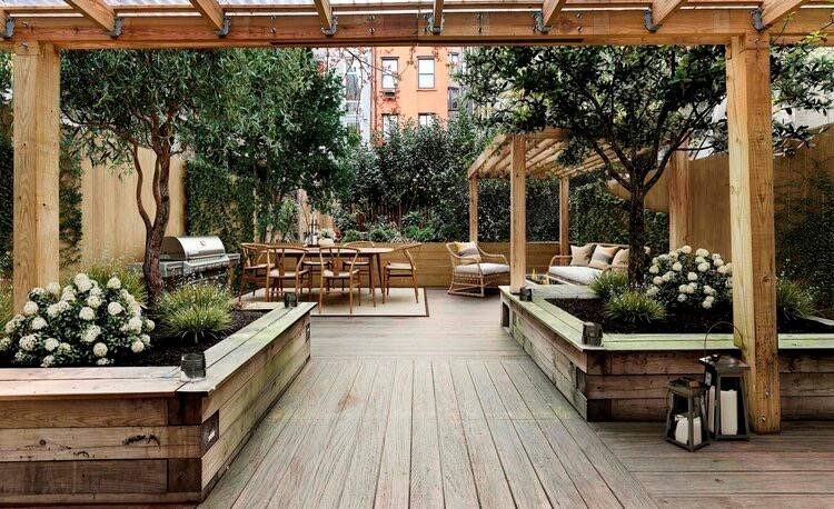 Through Floor, Garden Apartment in the Heart of Chelsea New flooring to be installed by early September.