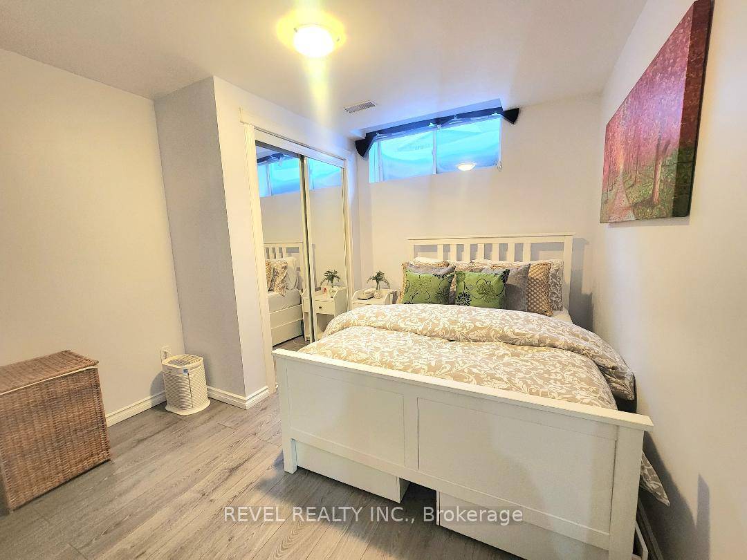 Welcome to 20 Oswald Rd, nestled in the highly sought after Castlemore community !