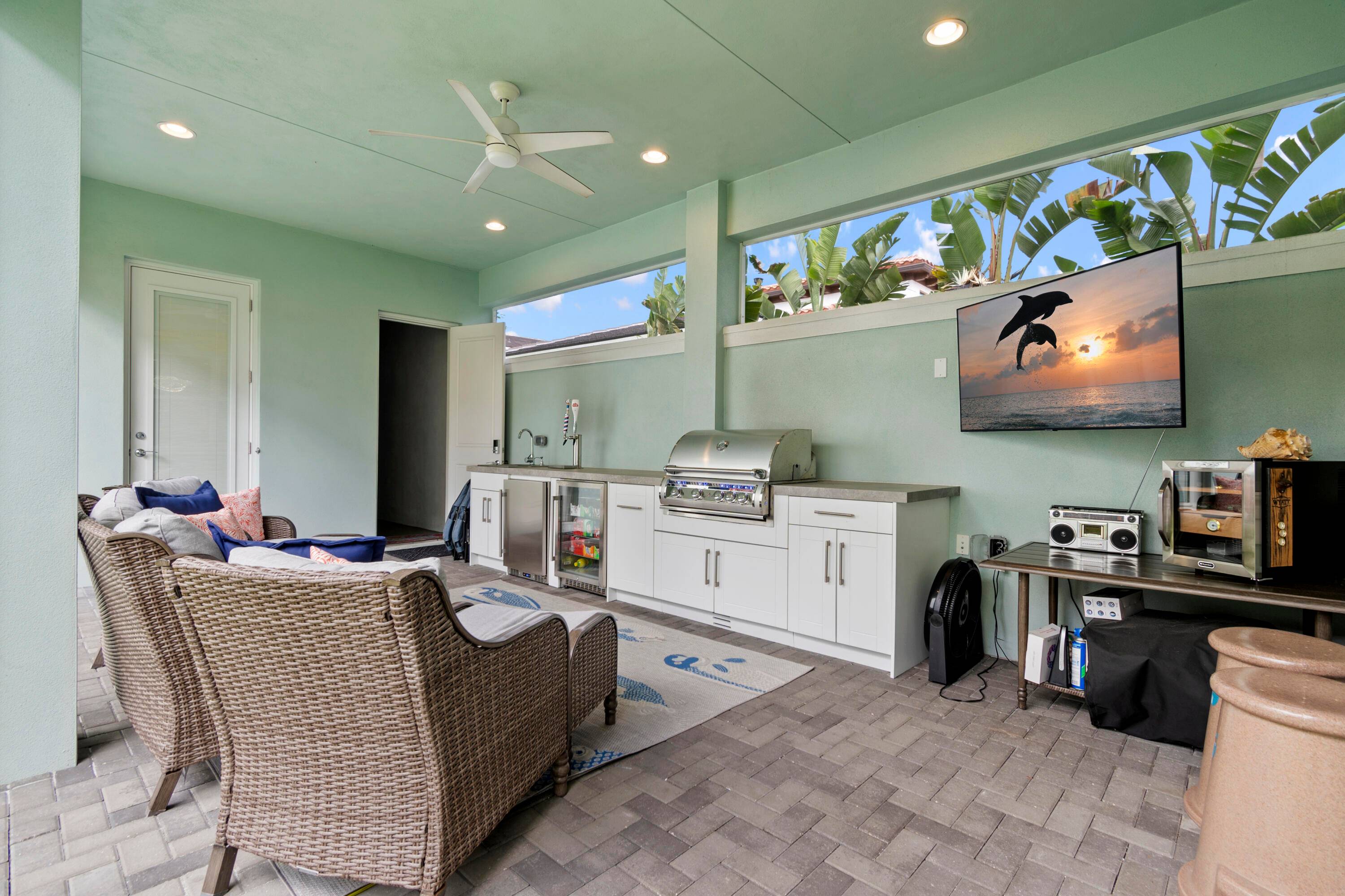 Beautifully upgraded Alton Park G Durham model on a coveted park front lot !