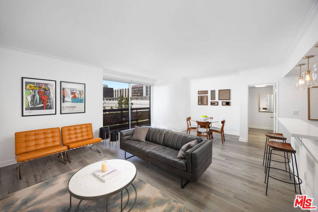 321 S San Vicente Blvd 2BR Beverly Grove La