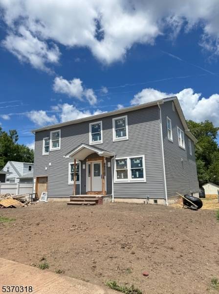 Under construction. Beautiful and spectacular 5 BR 5 Bath Single family home in Battle Hill Section.