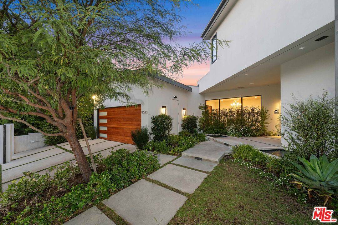 8545 Charl Ln 5BR Hollywood Hills East La