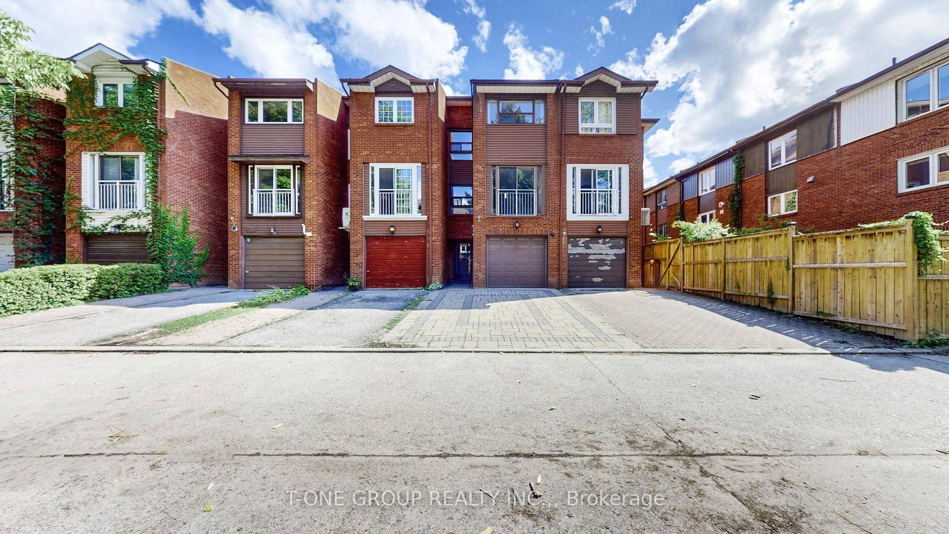 Welcome to 632 Adelaide Street West Freehold Townhome in Prime Queen West area, Bright amp ; Spacious with 4 Bedrooms amp ; 3 Washrooms, Separate Entrance with Potential rental income, ...