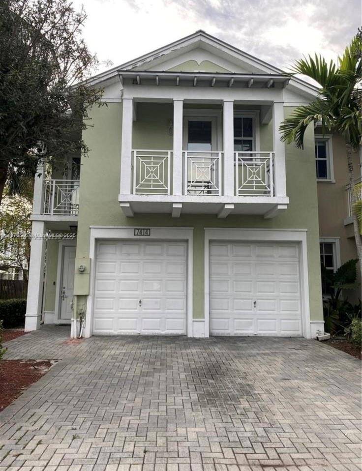 Doral living at its best at the RESERVE gated community.