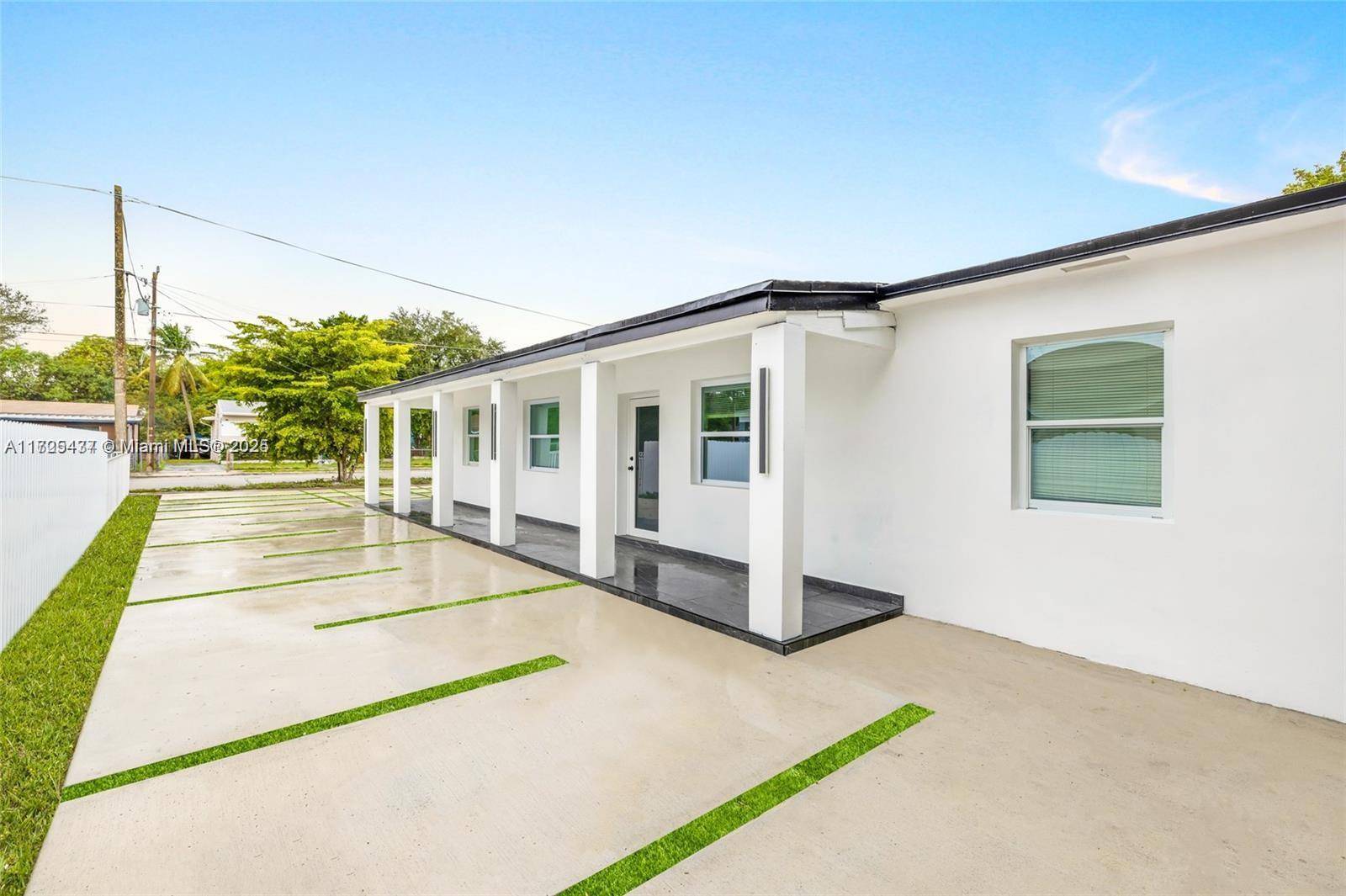 Attention Investors ! This beautiful Buena Vista Gardens income producing detached duplex property is a fantastic opportunity, 2 units of 2 1.