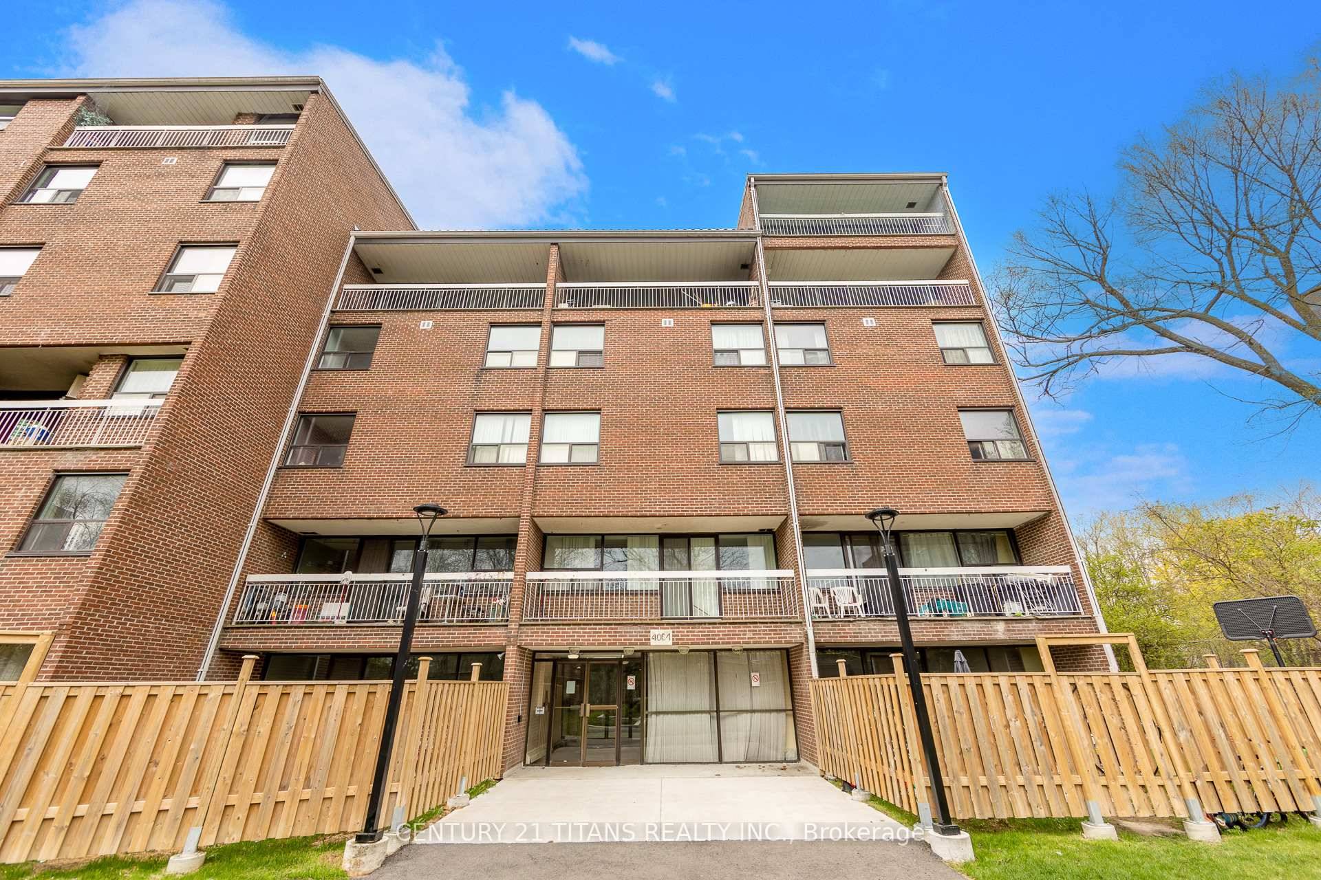 Move In Ready Townhouse at The Hyland !