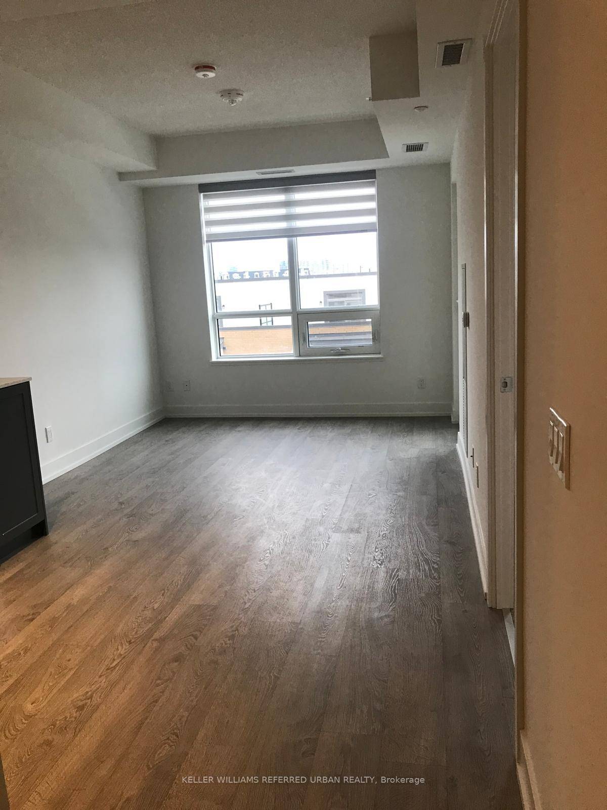 One bedroom plus one den luxury condo unit with 2 washrooms, den can be used as 2nd bedroom or office space.