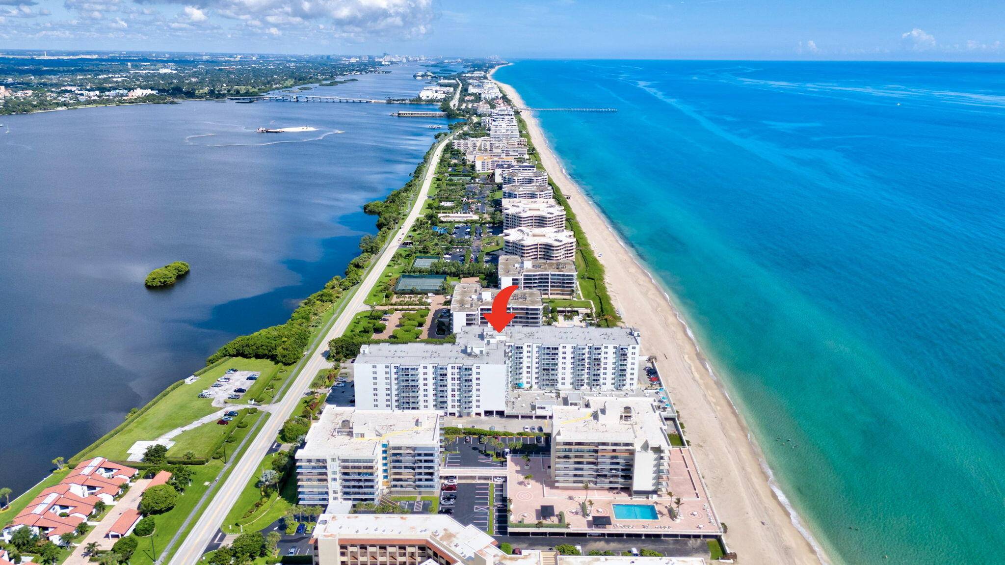 SEASONAL 2 2 PLUS DEN BONUS ROOM CONDO !